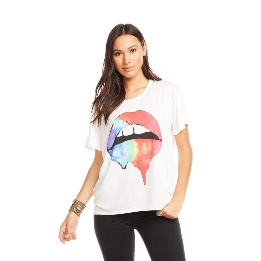 [Chaser] Classic White Rainbow Lips Graphic Tee
